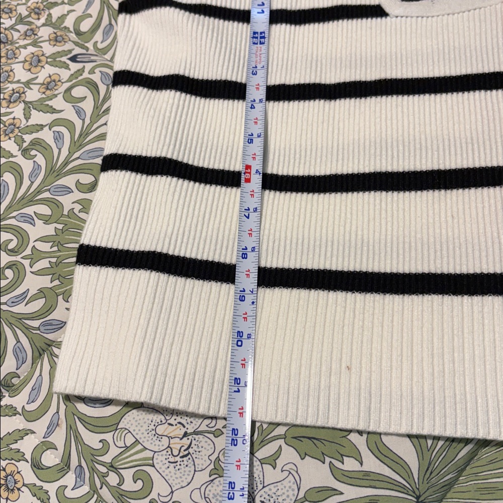 Clothesline Black White Tan Color Block Sleeveless Knit Top with Zipper Frint - Picture 8 of 9